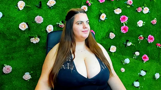 Huge Titties  online show from January 12, 2025, 8:36 am