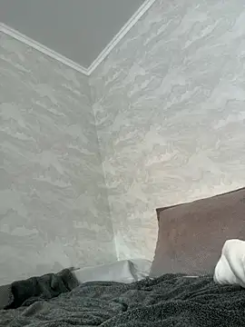 Snapshot of Miilania chatting on December 13, 2024, 10:08 am Miilania online show from December 13, 2024, 10:08 am