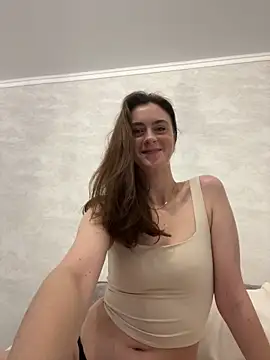 Snapshot of Miilania chatting on December 17, 2024, 6:35 am Miilania online show from December 17, 2024, 6:35 am