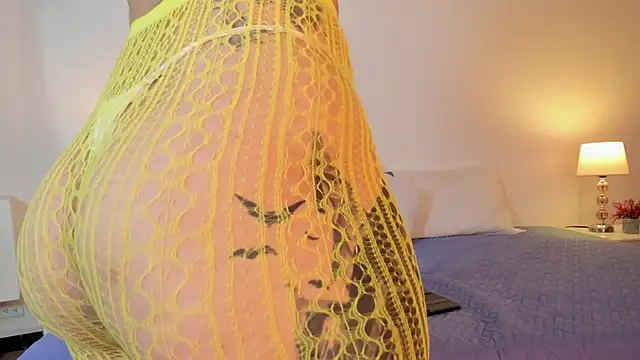 EstefaniaVelez  online show from March 1, 2025, 6:32 pm