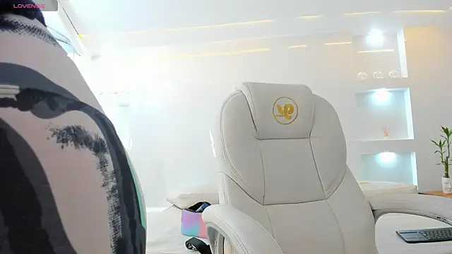 julietha taylor online show from February 6, 2025, 1:38 am