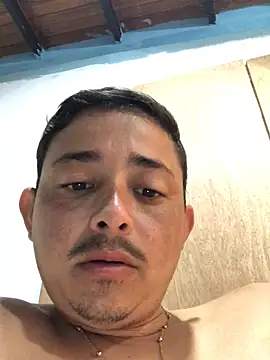 isacalejandroo online show from January 18, 2025, 4:31 pm