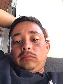 isacalejandroo online show from January 19, 2025, 4:14 pm