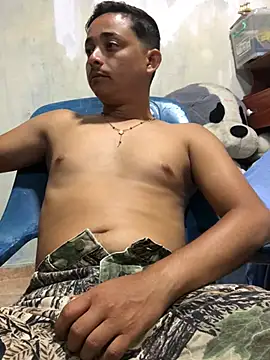 isacalejandroo online show from February 19, 2025, 3:17 am