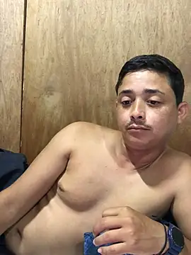 isacalejandroo online show from March 13, 2025, 4:05 am