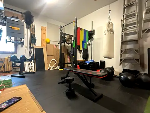 MissSwitch online show from December 4, 2024, 6:28 pm