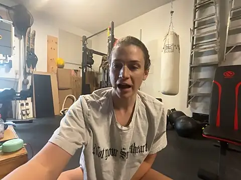 MissSwitch online show from December 6, 2024, 7:23 pm