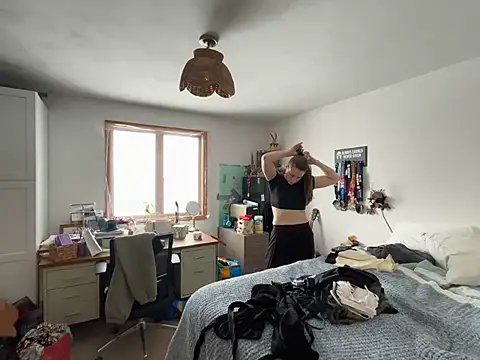 MissSwitch online show from January 15, 2025, 5:47 pm