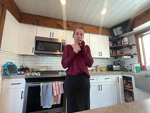 MissSwitch online show from January 21, 2025, 6:23 pm