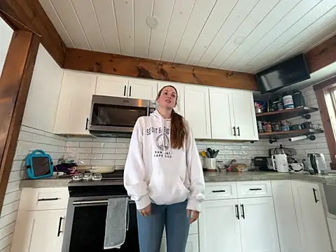 MissSwitch online show from January 24, 2025, 7:49 pm