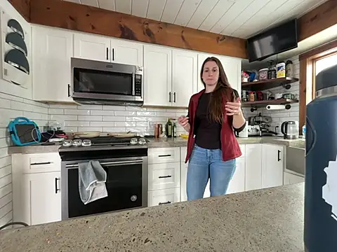 MissSwitch online show from January 30, 2025, 7:37 pm