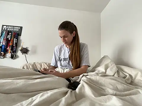 MissSwitch online show from February 4, 2025, 7:55 pm