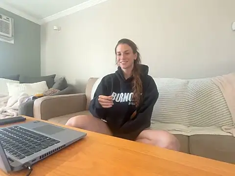 MissSwitch online show from September 29, 2025, 12:43 pm