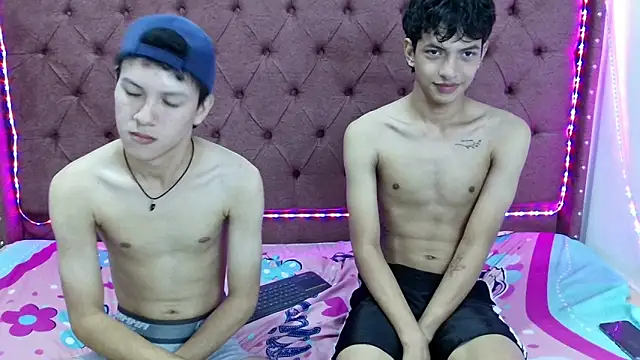 Snapshot of boys_yourparty chatting on December 16, 2024, 7:54 pm boys yourparty online show from December 16, 2024, 7:54 pm