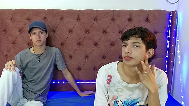 Snapshot of boys_yourparty chatting on December 21, 2024, 1:42 pm boys yourparty online show from December 21, 2024, 1:42 pm