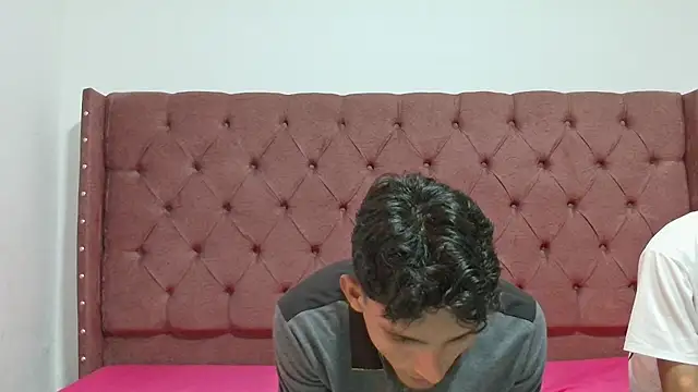 Snapshot of boys_yourparty chatting on March 4, 2025, 1:17 pm boys yourparty online show from March 4, 2025, 1:17 pm