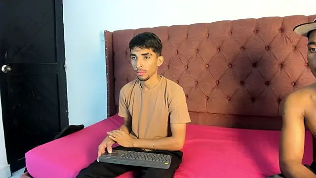 Snapshot of boys_yourparty chatting on September 18, 2025, 1:13 pm boys yourparty online show from September 18, 2025, 1:13 pm