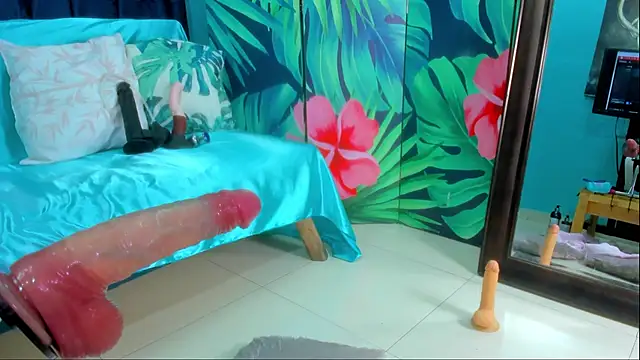 Mieldeluna online show from November 28, 2025, 4:04 am