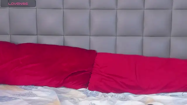 Snapshot of honey_moonts chatting on February 15, 2025, 1:49 pm honey moonts online show from February 15, 2025, 1:49 pm