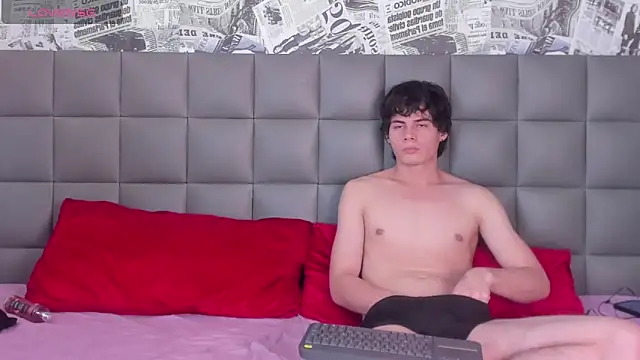 Snapshot of honey_moonts chatting on March 12, 2025, 1:19 pm honey moonts online show from March 12, 2025, 1:19 pm