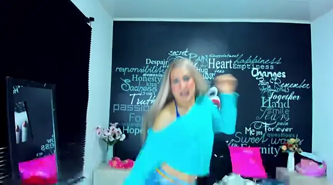 DarianaGia online show from December 14, 2024, 9:18 am