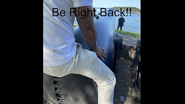 bear russian hunk online show from November 25, 2025, 2:06 pm