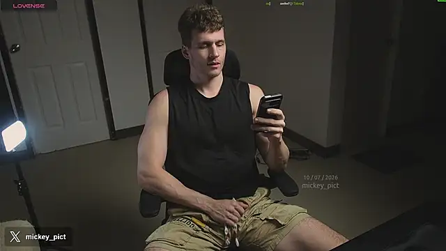 Snapshot of mickeypict chatting on July 10, 2026, 3:47 pm mickeypict online show from July 10, 2026, 3:47 pm
