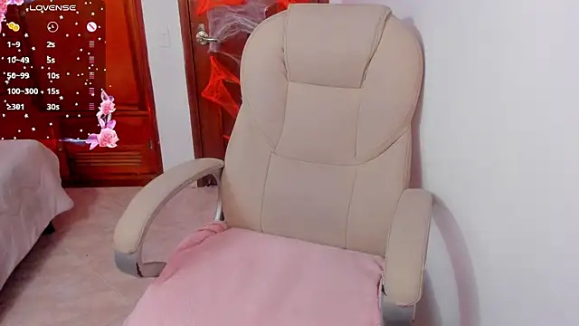 Maavca  online show from October 11, 2025, 7:56 pm