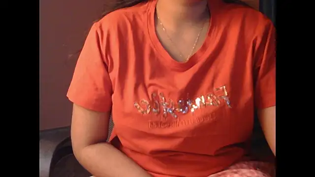 AngelLiza69 online show from January 13, 2025, 1:39 pm