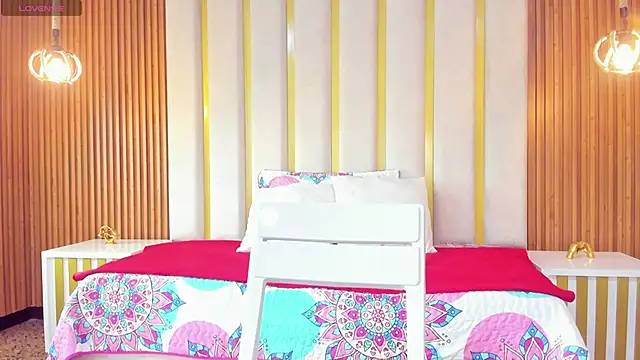 love mommy online show from September 23, 2025, 6:44 pm