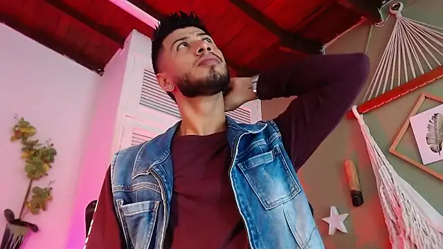 Snapshot of Colby_brown03 chatting on November 28, 2025, 7:27 pm Colby brown03 online show from November 28, 2025, 7:27 pm