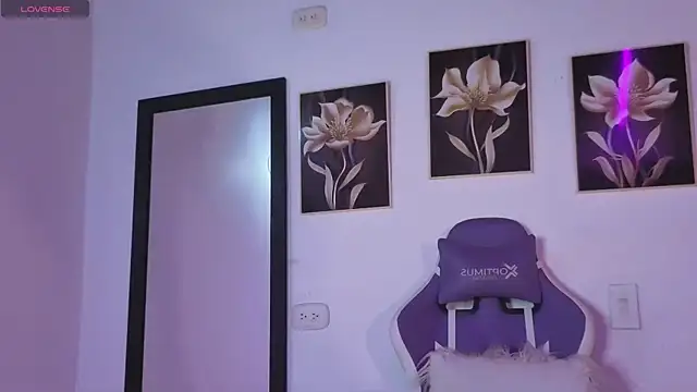 AnneGagner online show from November 6, 2025, 11:26 pm