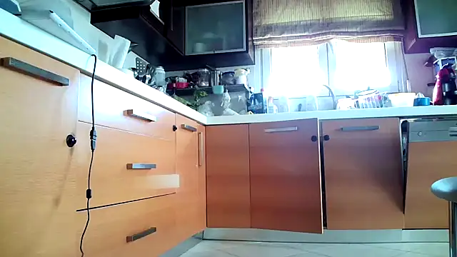 Kalia Cross online show from October 24, 2025, 1:18 pm