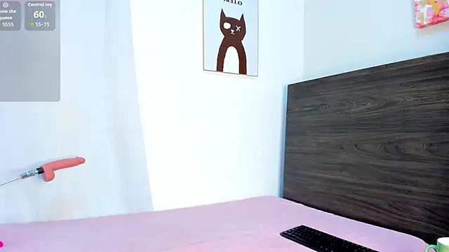 AnnieSofiia online show from November 18, 2025, 8:02 pm