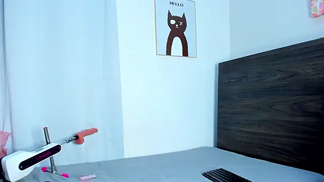 AnnieSofiia online show from December 1, 2025, 8:25 pm