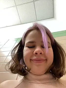 SuzieMurray online show from December 26, 2024, 12:38 pm