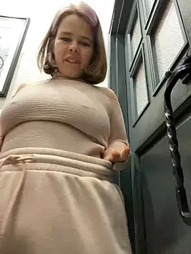 SuzieMurray online show from December 27, 2024, 12:23 pm