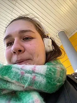 SuzieMurray online show from March 22, 2025, 11:21 am