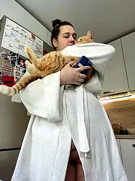 SuzieMurray online show from September 12, 2025, 9:53 am