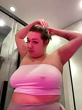 SuzieMurray online show from September 28, 2025, 10:42 am