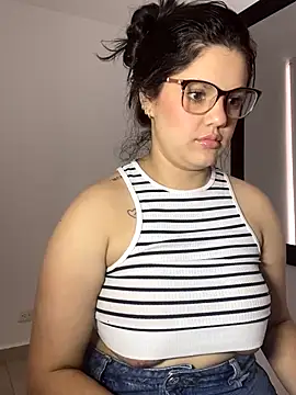 Snapshot of kimberlyhills1 chatting on October 20, 2025, 7:58 pm kimberlyhills1 online show from October 20, 2025, 7:58 pm