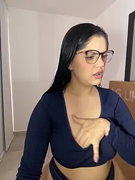 kimberlyhills1 online show from November 20, 2025, 8:08 pm