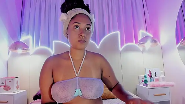 Snapshot of Laurentdupont04 chatting on October 6, 2025, 3:04 am Laurentdupont04 online show from October 6, 2025, 3:04 am