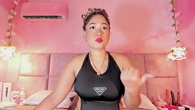 Snapshot of Laurentdupont04 chatting on November 3, 2025, 3:08 am Laurentdupont04 online show from November 3, 2025, 3:08 am