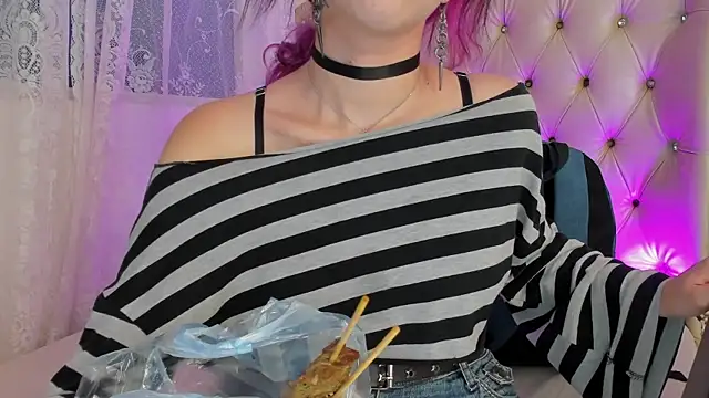 Snapshot of AlexaFoxy18 chatting on September 25, 2025, 6:39 am AlexaFoxy18 online show from September 25, 2025, 6:39 am