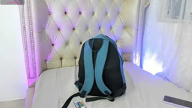 Snapshot of AlexaFoxy18 chatting on October 1, 2025, 7:03 am AlexaFoxy18 online show from October 1, 2025, 7:03 am