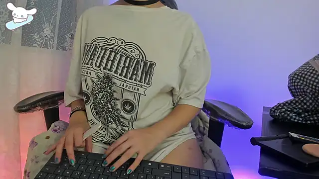 Snapshot of AlexaFoxy18 chatting on October 16, 2025, 7:31 am AlexaFoxy18 online show from October 16, 2025, 7:31 am