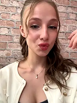 CaseyStar online show from November 25, 2025, 12:16 pm