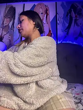 Im Little online show from December 10, 2024, 3:09 am