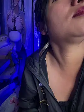 Im Little online show from December 13, 2024, 3:49 am